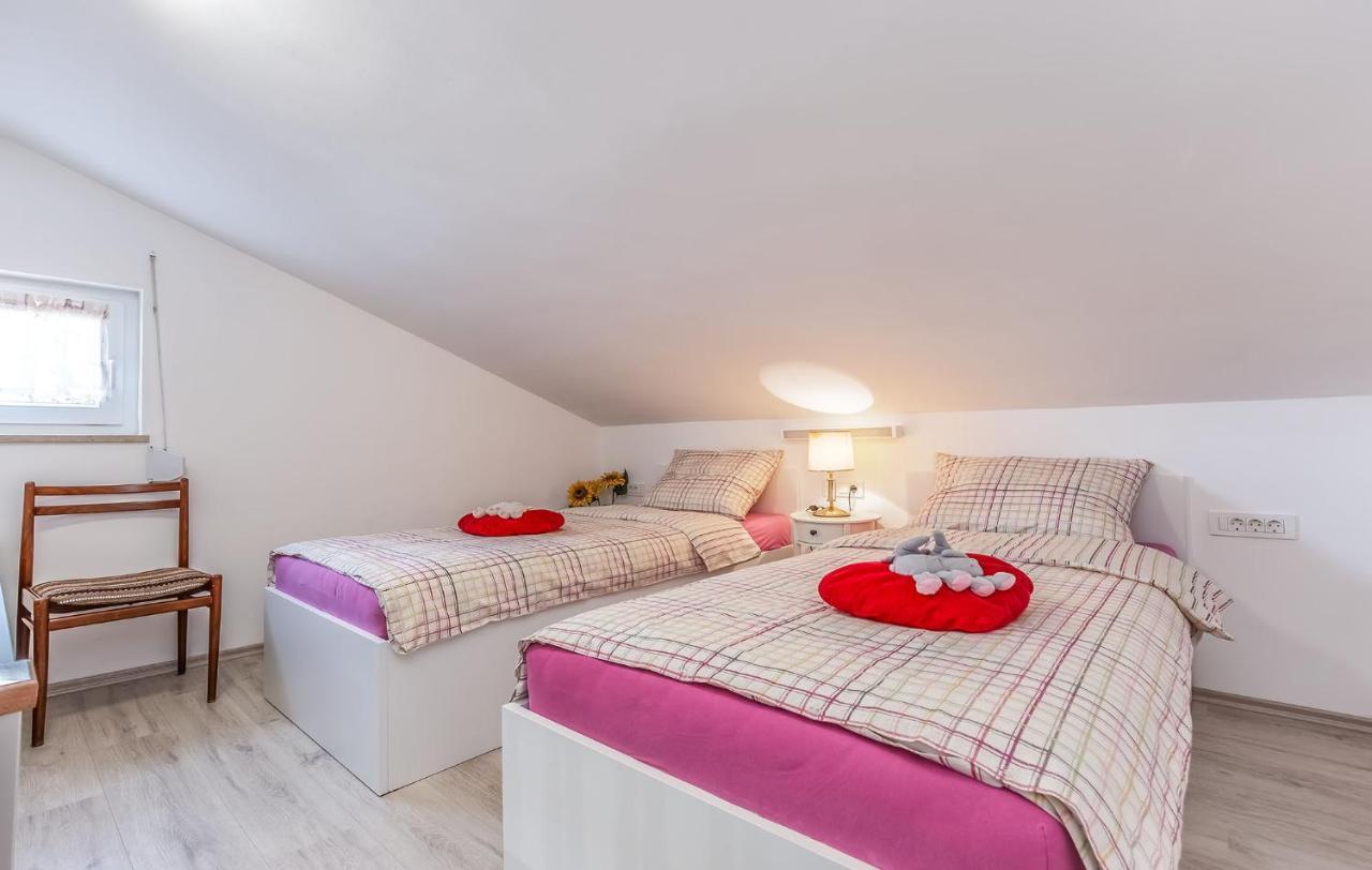 Ivana B4 N1 Apartment *