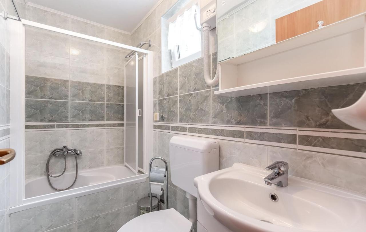 Apartment Ivana B4 N1 *