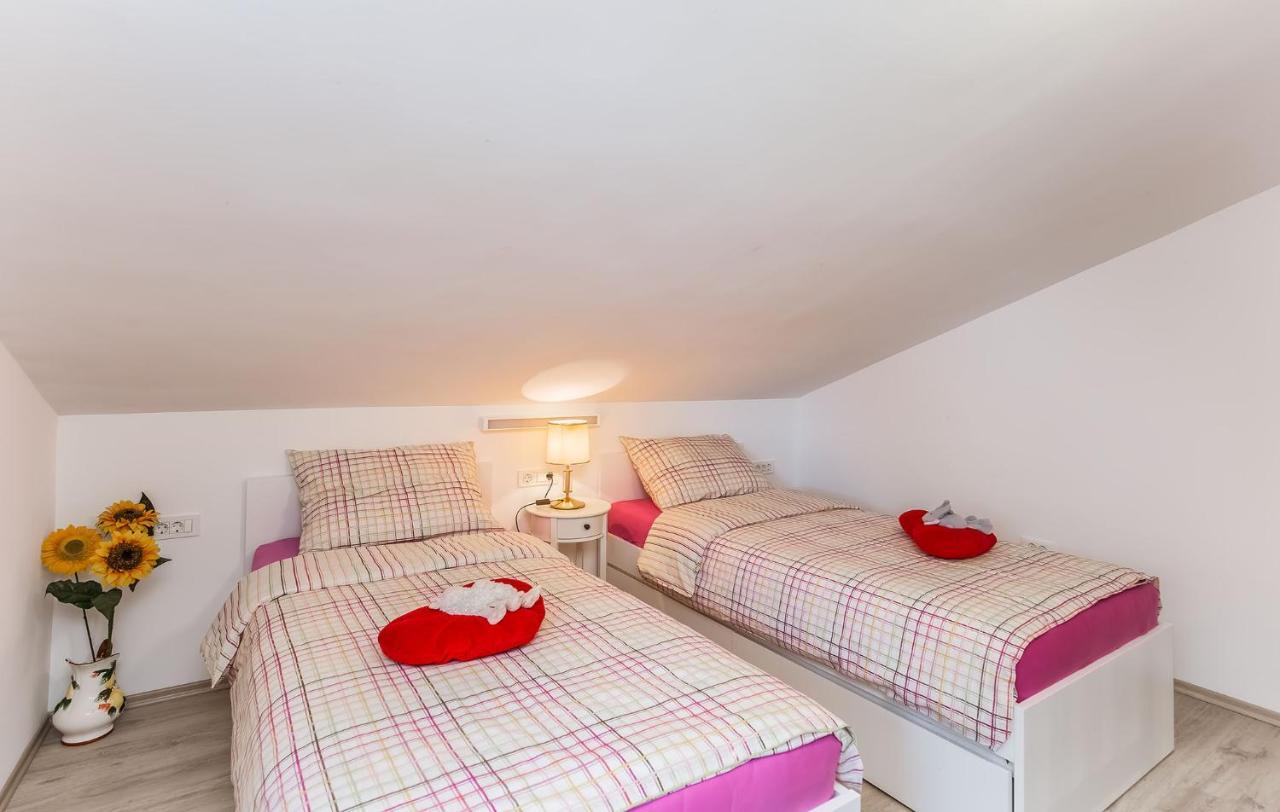 Ivana B4 N1 Apartment *